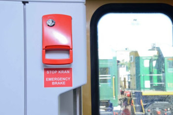 Фотография к новости: Чем грозит срыв стоп-крана в поездах, рассказали в КТЖ