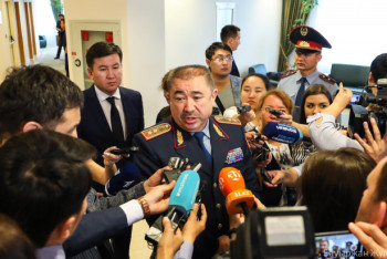 Фотография к новости: Более 300 полицейских пострадали во время митингов в РК  