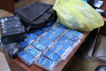 Фотография к новости: До 250 сотовых телефонов пытался провезти контрабандист