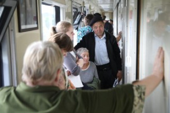 Фотография к новости: Сельчане Акмолинской области бесплатно получили медпомощь в поезде «Денсаулық»