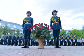 Фотография к новости: Казахстанские полицейские почтили память погибших при исполнении долга коллег