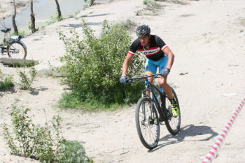 Фотография к новости: Шакир Адилов взял "бронзу" турнира по маунтинбайку в Турции