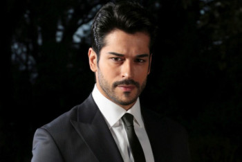 Фотография к новости: Турецкий актер Бурак Озчивит приедет в Нур-Султан