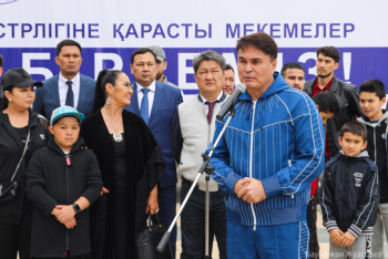 Фотография к новости: Казахстанские артисты и спортсмены собрали 16 млн тенге для помощи жителям Арыси