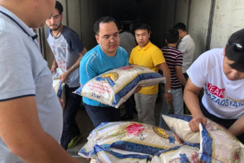 Фотография к новости: В помощь жителям Арыси казахстанцы перечислили более миллиарда тенге