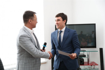 Фотография к новости: Серик Сапиев презентовал свой личный спортивный фонд