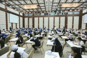 Фотография к новости: 100 ребят из сельских школ страны смогут учиться в новой школе в Боровом