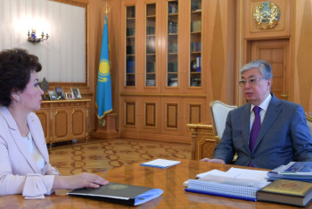 Фотография к новости: Токаев принял ректора Казахского национального университета искусств  Мусаходжаеву