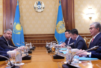 Фотография к новости: Токаев встретился с президентом компании Baker Hughes