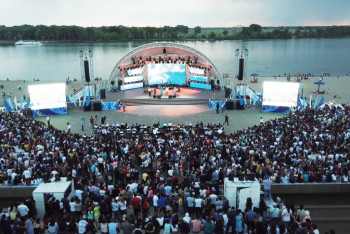 Фотография к новости: Опен-эйр на павлодарской набережной собрал более 40 тысяч зрителей