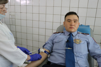 Фотография к новости: Павлодарские полицейские-ровесники столицы стали донорами крови