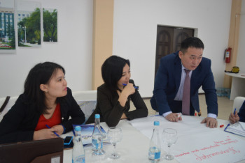 Фотография к новости: В Актобе управленцев госслужбы направляют на стажировку на рядовые должности