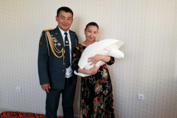 Фотография к новости: Военный, вернувший утерянное портмоне с 5 млн тенге, выиграл квартиру в Нур-Султане