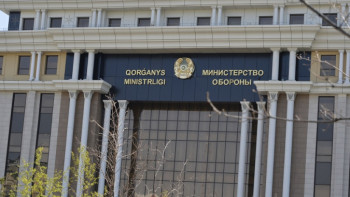 Фотография к новости: Министр обороны проверил условия хранения боеприпасов в Отаре