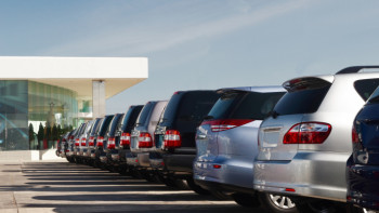 Фотография к новости: За полгода казахстанцы приобрели новых легковых автомобилей на 282 млрд тенге