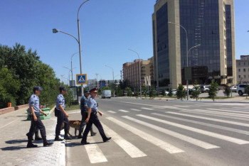 Фотография к новости: В Кокшетау с начала года пешими патрулями раскрыто 195 преступлений