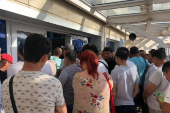 Фотография к новости: Балташева: Большие очереди в ЦОНах связаны с сезоном отпусков