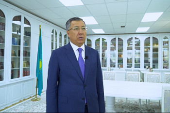 Фотография к новости: Жансеит Туймебаев продолжил поэтическую эстафету челленджа #ABAI