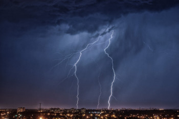 Фотография к новости: Штормовое предупреждение объявлено в столице и шести областях РК