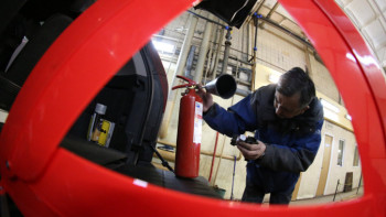 Фотография к новости: В Казахстане предложили приостановить техосмотр легковых авто