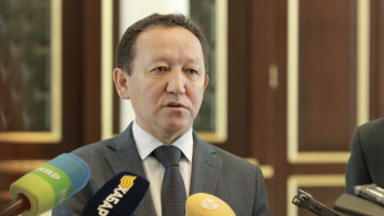 Фотография к новости: Рекорд по скорости облета Земли через оба полюса: самолет в Нур-Султане дозаправился казахстанским топливом