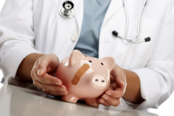 Фотография к новости: Врачам поднимут зарплаты до 550 тысяч тенге