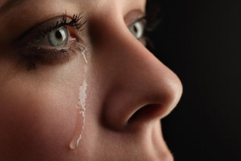 Фотография к новости: Почему сдерживать слёзы вредно для здоровья, выяснили учёные