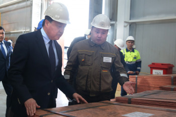 Фотография к новости: Аскар Мамин принял участие в открытии нового ферросплавного завода Карагандинской области 