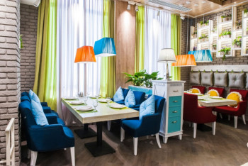 Фотография к новости: Наклейки на дверях кафе расскажут казахстанцам о санитарных условиях заведения 