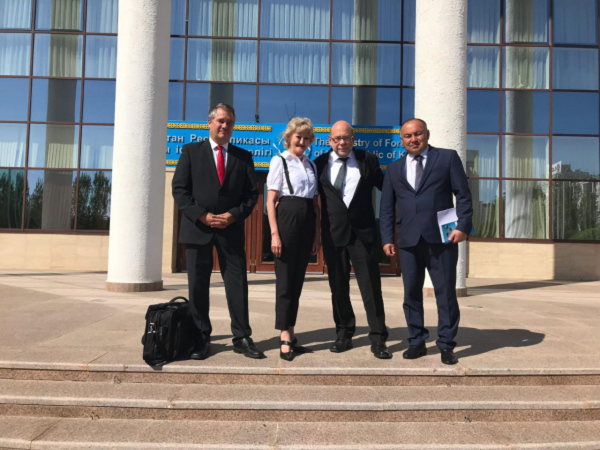  фото из личного архива М.Кожебаевой