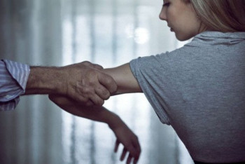 Фотография к новости: "Бьет значит любит?": Почему казахстанские женщины становятся жертвами бытового насилия