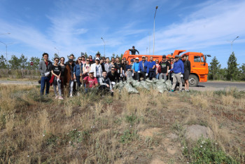 Фотография к новости: Сотрудники АО "Казконтент"вышли на экосубботник