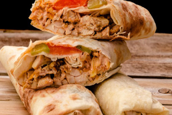 Фотография к новости: Турнир по поеданию шаурмы прошел в Нур-Султане