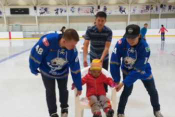 Фотография к новости: Жители столицы с инвалидностью приняли участие в массовом катании 