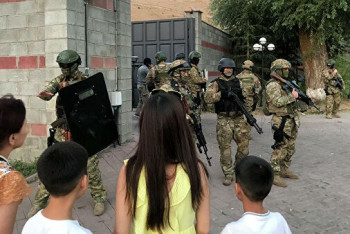 Фотография к новости: Фото и видео штурма резиденции Атамбаева в Кой-Таше  