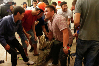 Фотография к новости: Штурм резиденции Атамбаева. Начальник Чуйского ГУВД в тяжелом состоянии в больнице