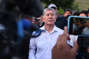 Фотография к новости: Спецназ задержал Атамбаева и вывез на вертолете