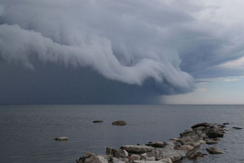 Фотография к новости: Власти Китая объявили "красный" уровень тревоги из-за супертайфуна