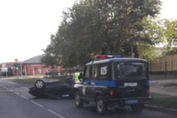 Фотография к новости: Водитель перевернувшейся машины сбежал с места ДТП в Павлодаре