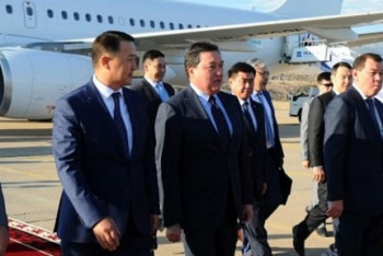 Фотография к новости: Мамин с рабочим визитом прибыл в Кыргызстан