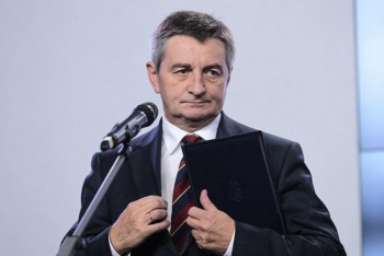 Фотография к новости: Спикера Парламента Польши уволили за провоз родственников на борту служебного самолета