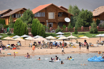 Фотография к новости: Туристы начали отказываться от поездок в Кыргызстан 