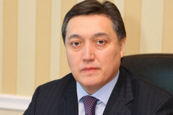 Фотография к новости: Мамин поздравил строителей с профессиональным праздником