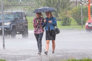 Фотография к новости: В четырех областях Казахстана 13-14 августа ожидается гроза, шквал, град, сильный ветер