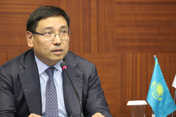 Фотография к новости: Почему слабеет тенге, рассказал Досаев 