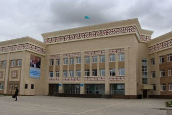 Фотография к новости: 8 трёхсменных школ будет работать в столице в этом году