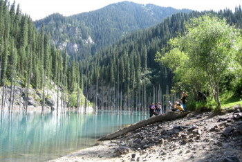 Фотография к новости: Развивать экотуризм планируют в трёх нацпарках страны