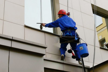 Фотография к новости: Пьяный дед перерезал веревки альпинистам в Перми