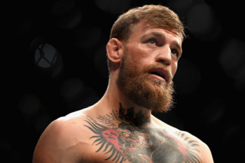 Фотография к новости: Макгрегор ударил пожилого мужчину по лицу в баре