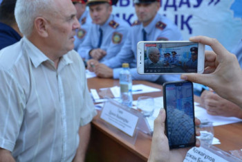 Фотография к новости: В СКО за первый день проведения "Приемной на дороге" от жителей поступило 200 вопросов